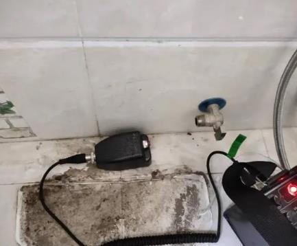 白银屋顶漏水维修公司分享下卫生间漏水的危害及解决方法